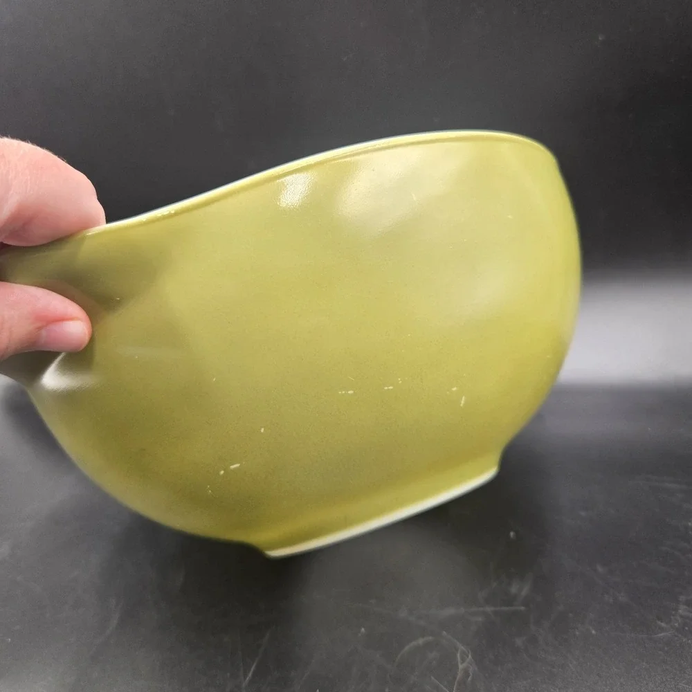 Vintage Pyrex 443 Green avocado cinderella nesting mixing bowl 2.5qt Grandmacore